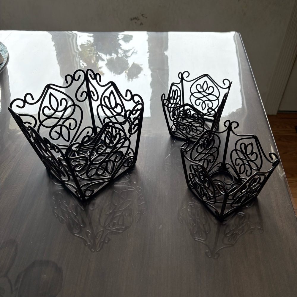 Southern Living at Home Estate Plant holders (3)